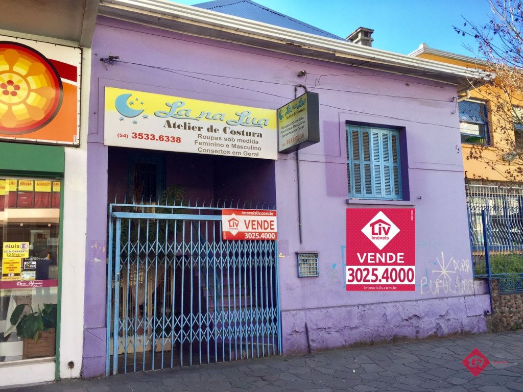 Terrenos<br />Centro<br />Caxias do Sul<br /><br />Excelente terreno na área central de Caxias, em via de grande fluxo de carros e pedestres, ótimo ponto comercial para Loja! 0-0