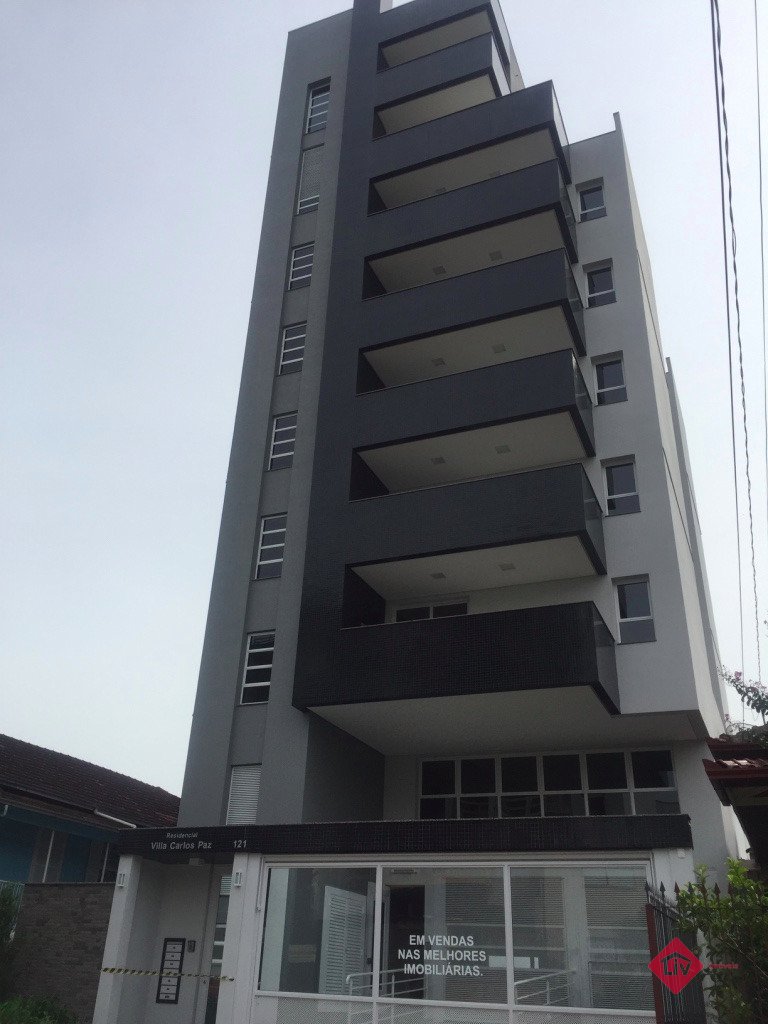 Apartamentos - 3 Dorm.<br />Panazzolo<br />Caxias Do Sul<br /><br />Ótimo Apartamento No Panazzollo, Alto Padrão De Acabamento, 1 Por Andar, Com 3 Dormitórios (2 Suítes), Gabinete, Ampla Sala 2 Ambientes Com Sacada E Churrasqueira, Cozinha E Área De Serviço Integradas, Banheio Social, Lavabo, Esperas Para Água Quente E Split, Gás Central, Hidrômetros Individuais E 2 Vagas De Garagem Com Opção Para 3. Prédio Com Salão De Festas E Brinquedoteca Mobiliados. 0-0