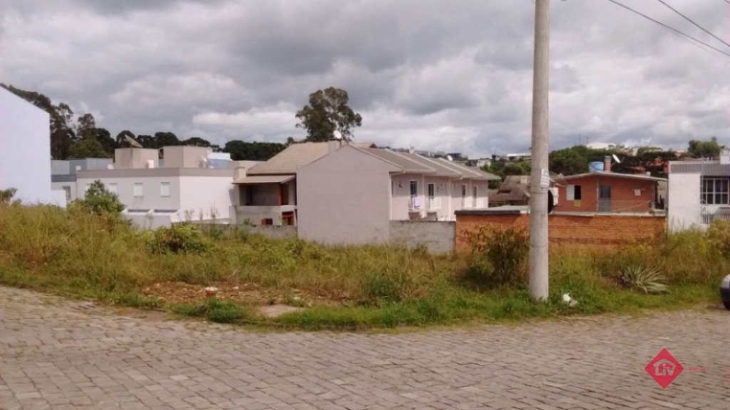 Terrenos<br />Ana Rech<br />Caxias Do Sul<br /><br />Excelente terreno de esquina, em ótima localização no Bairro Ana Rech no loteamento Villa Alpina, com 751,39m de área total, plano, bom para construção de casa e sobrados, frente Norte e Leste.