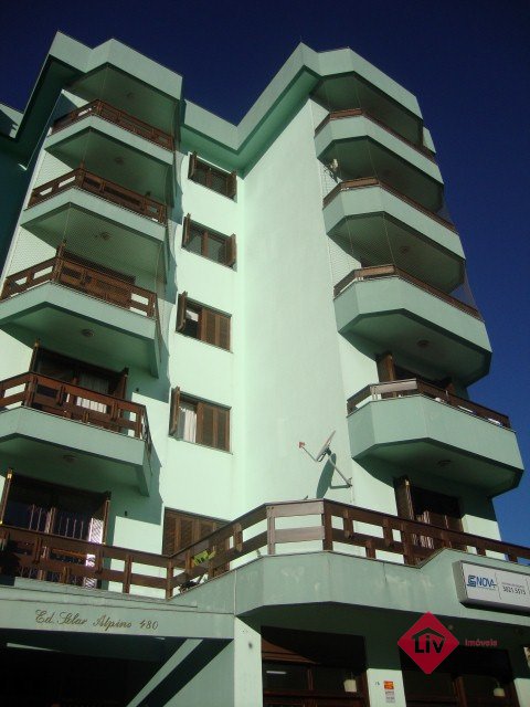 Apartamentos - 3 Dorm.<br />Bela Vista<br />Caxias Do Sul<br /><br />Apartamento de 3 dormitórios sendo 1 suíte, 1 banheiro social, cozinha, área de serviço, sala de estar e jantar conjugados, piso laminado e cerâmico, esquadrias em madeira, 1 vaga dupla de garagem. 0-0