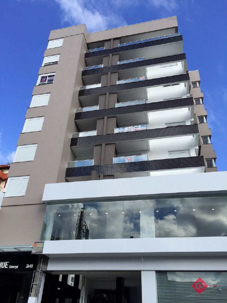 Apartamentos - 1 Dorm.<br />Centro<br />Caxias Do Sul<br /><br />Apartamento Em Construção Em Ótima Localização Central, Com 1 Dormitório, Sala 2 Ambientes, Com Sacada E Churrasqueira, Cozinha, Área De Serviço Separada E Com Sacada, Banheiro Social E 1 Vaga Na Garagem. Prédio Com Alto Padrão De Acabamento, Porcelanato, Espera Pra Split Erebaixe Em Gesso