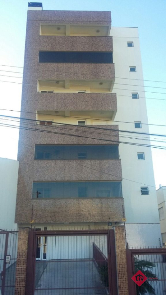 Apartamentos - 3 Dorm.<br />Rio Branco<br />Caxias Do Sul<br /><br />Apartamento novo, em ótima localização no bairro Rio Branco com 3 dormitórios sendo 1 suíte, 1 banheiro social, espera para água quente, gás central, espera para split, sacada com churrasqueira, cozinha e área de serviço integradas, sala 2 ambientes Jantar/Estar, rebaixe em gesso, piso cerâmico, esquadrias em alumínio, 2 vagas de garagem, interfone. Empreendimento conta com elevador e porteiro eletrônico. 0-0