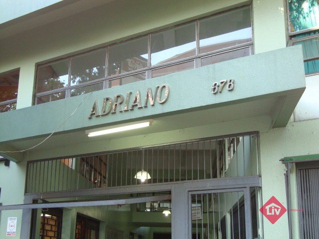 Salas Comerciais<br />Rio Branco<br />Caxias Do Sul<br /><br />Excelente sala Térrea em ótima localização na Av Rio Branco com 74,07m de área privativa, com terraço, 1 banheiro social, 2 box.