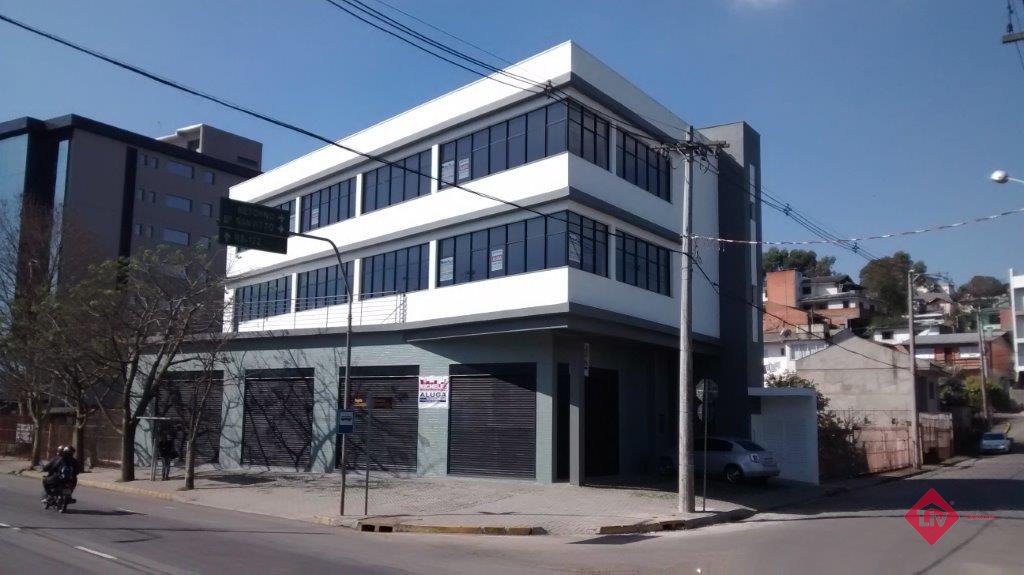 Salas Comerciais<br />Lot. Floresta<br />Caxias Do Sul<br /><br />Excelente Sala Comercial em ótima localização na Perimetral Sul, com 206,00m de área privativa, 3 banheiros sociais. 0-0