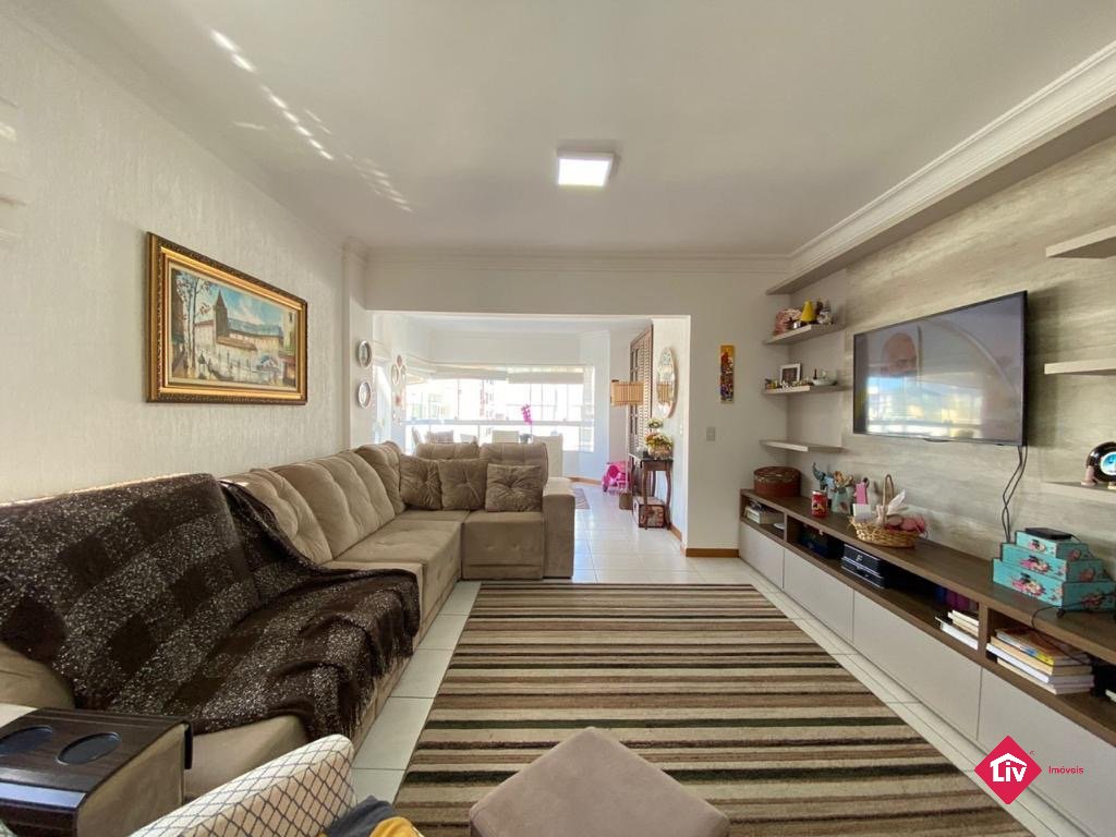https://imoveisliv.com.br/vista.imobi/fotos/4627/iiIabXtU63hHV3B3_462766f6bca055b65.jpg